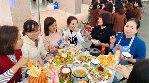 Tham dự hội thi " Nấu ăn giỏi" do LĐLĐ Huyện Văn Lâm tổ chức